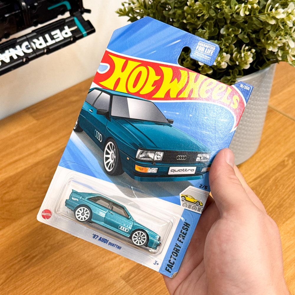 Hot Wheels '87 Audi Quattro turquoise VS |