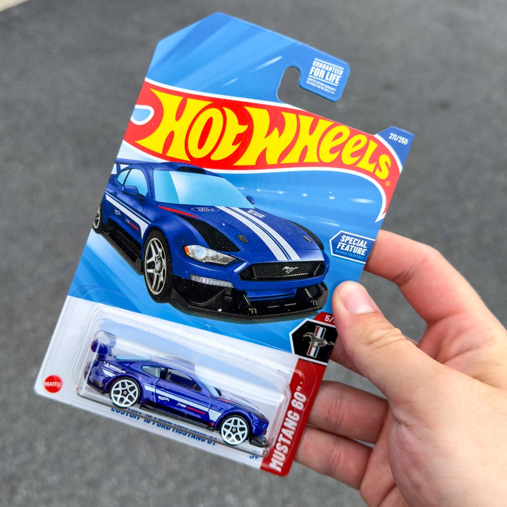 Hot Wheels Custom '18 Ford Mustang GT blauw VS |